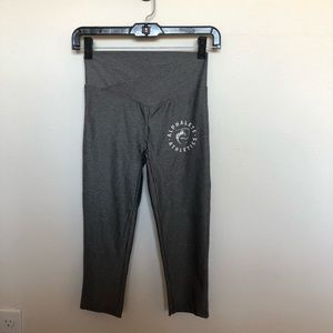 Alphalete 3/4 length leggings